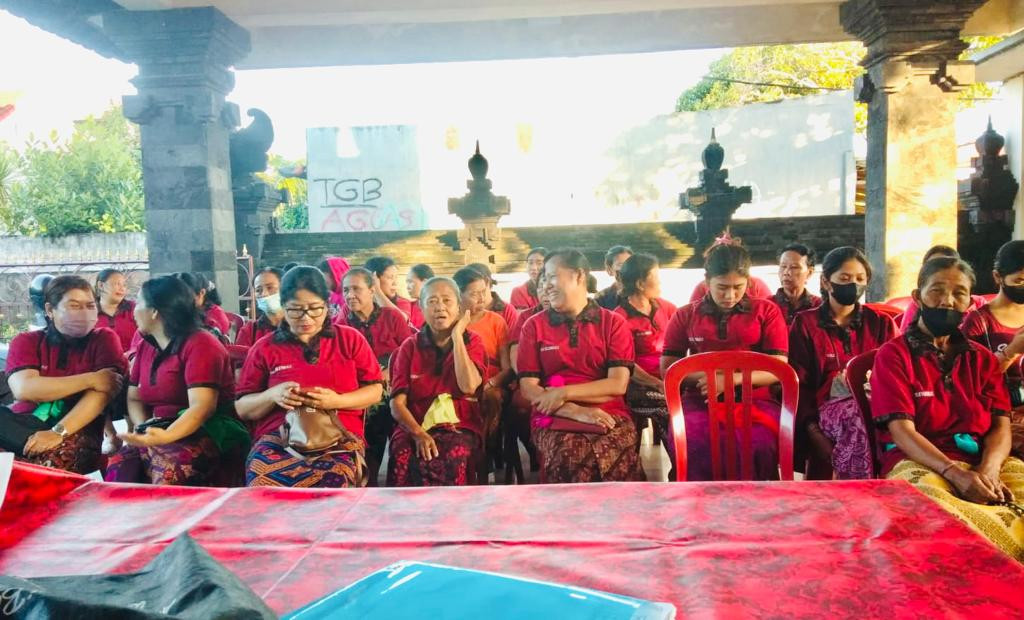 Antusias, PKK Banjar Kwanji Lakukan Arisan Rutin